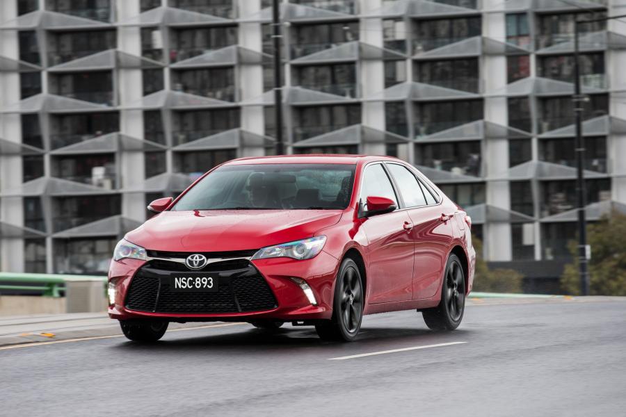  Toyota Camry Atara SX 2015 года  (фото 12 из 18)